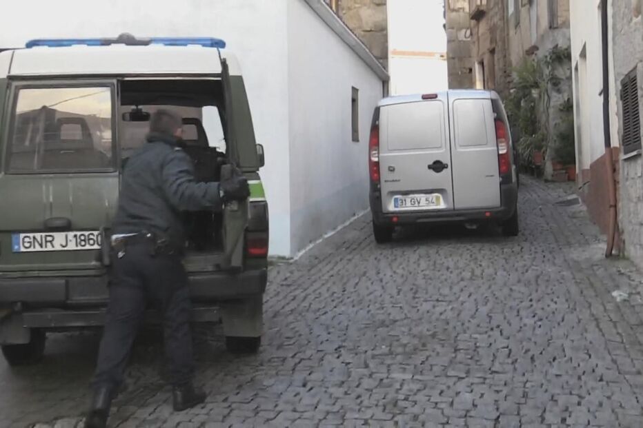 Mulher morta pelo amante com 20 facadas no Fundão