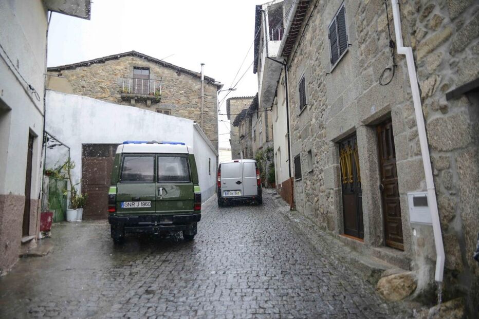 Mulher morta pelo amante com 20 facadas no Fundão