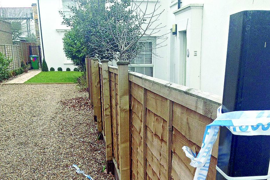 Casa onde residia a família portuguesa, no bairro londrino de Twickenham, ainda tem as fitas da polícia