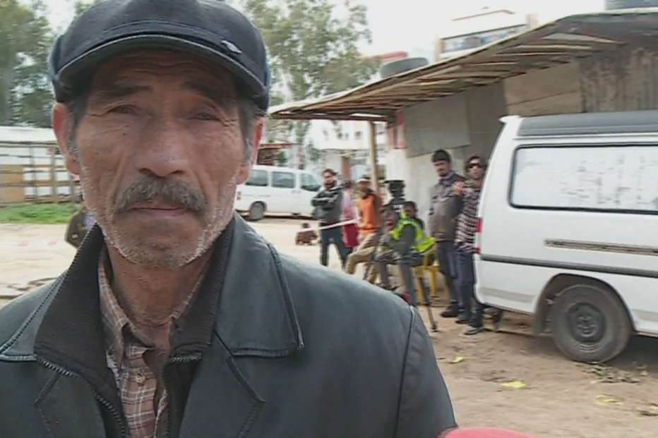 Árvore cai sobre casa e desaloja família em Faro