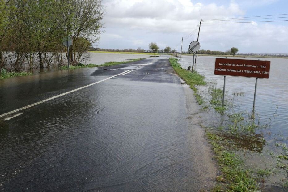 Estrada Nacional 365 entre Pombalinho e Vale de Figueira