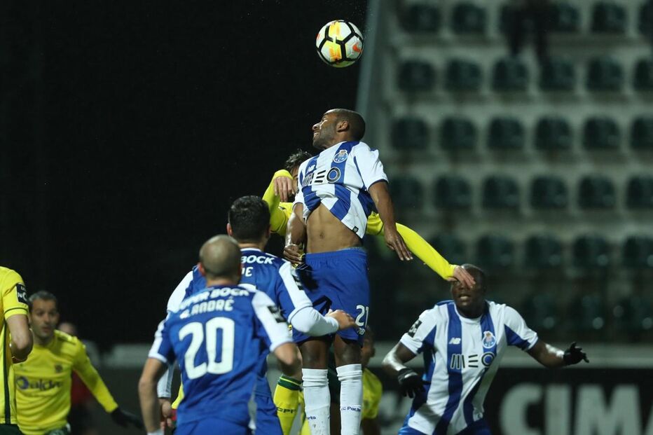 FC Porto e Paços de Ferreira jogaram este domingo na Mata Real