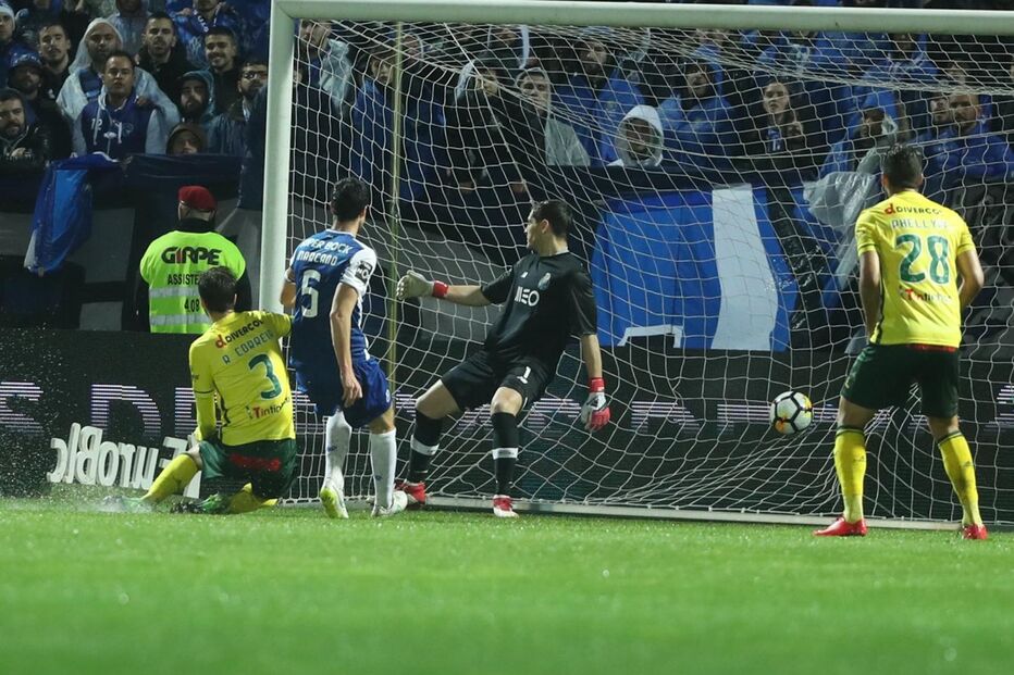 FC Porto e Paços de Ferreira jogaram este domingo na Mata Real