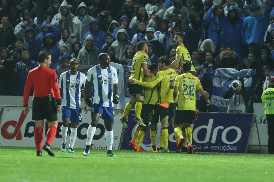 FC Porto e Paços de Ferreira jogaram este domingo na Mata Real