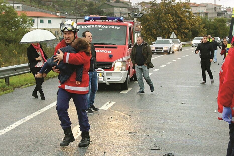 Colisão brutal na EN206, em Fafe, mata jovem e fere bebé