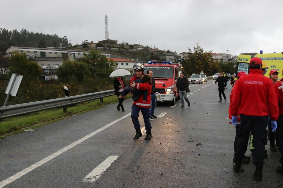 Colisão brutal na EN206, em Fafe, mata jovem e fere bebé