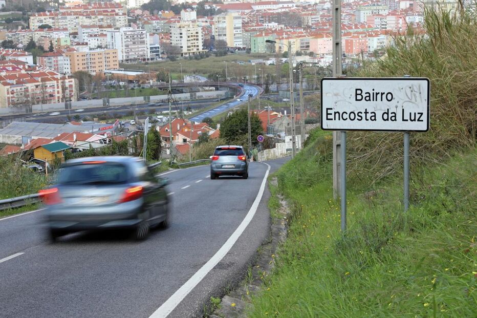 Jovem de 23 anos foi assassinada numa rua do bairro da Encosta da Luz, Odivelas. O homicida entregou-se