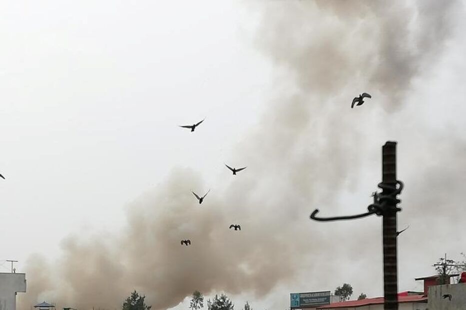 Avião despenha-se durante aterragem no Nepal