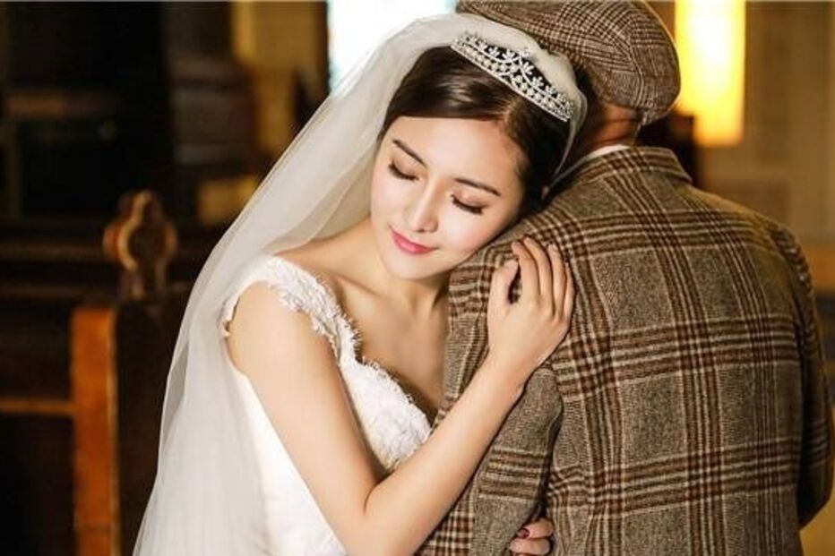 Fu Xuewei, avô, idoso, casamento, noiva falsa, sessão fotográfica