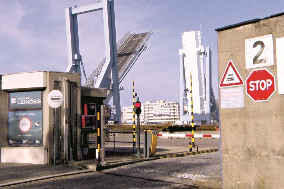 Ponte móvel de Leixões