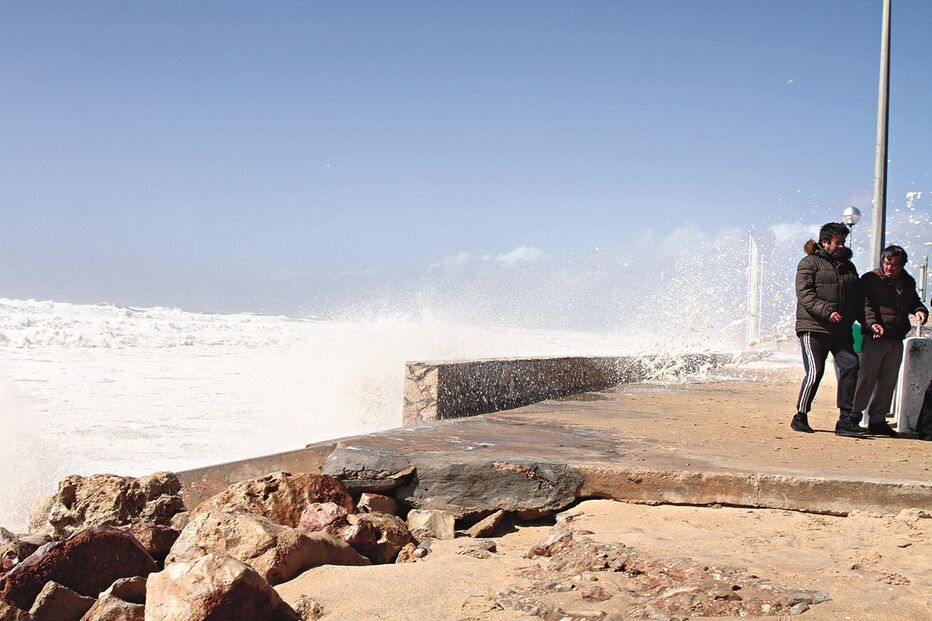 Faro, tempestade, mar, agitação marítima