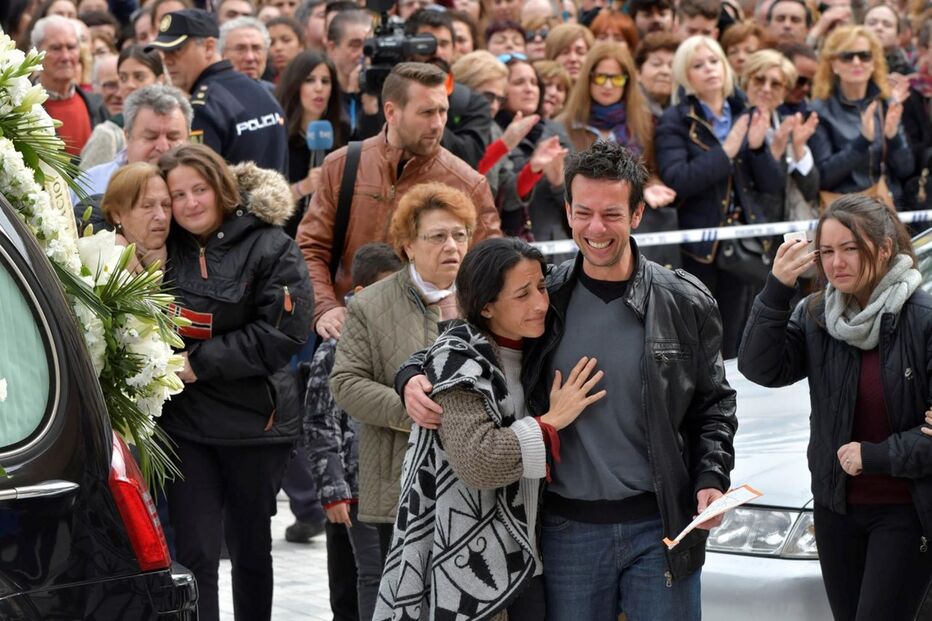 Milhares de pessoas choram a morte de Gabriel Cruz