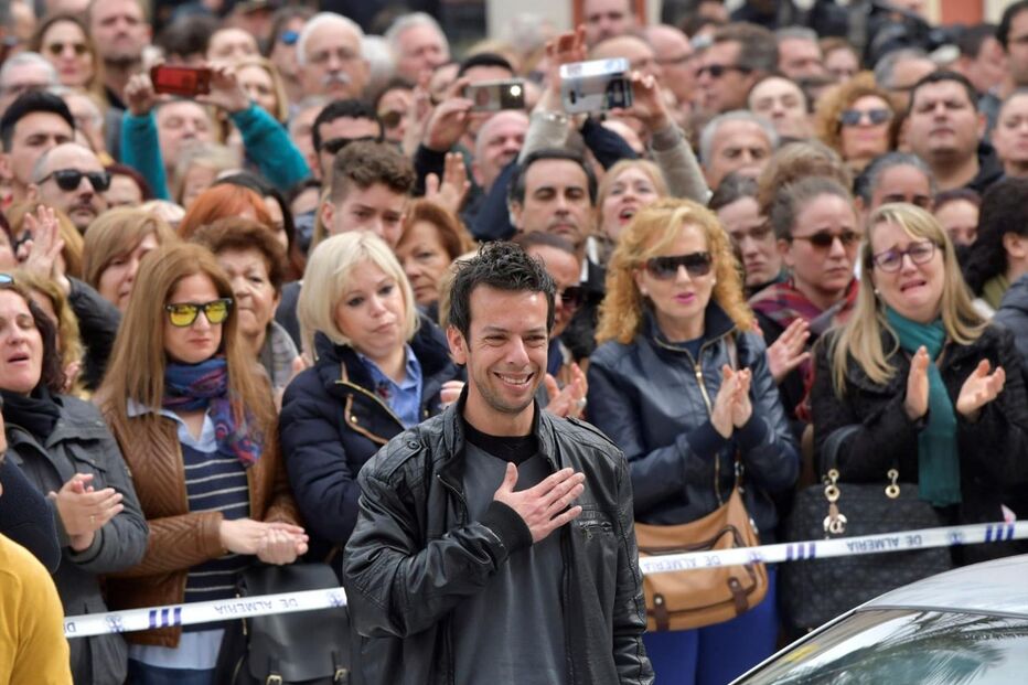 Milhares de pessoas choram a morte de Gabriel Cruz