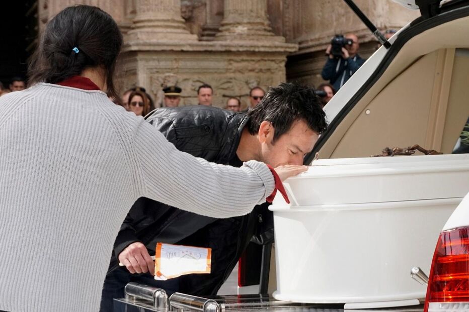 Milhares de pessoas choram a morte de Gabriel Cruz