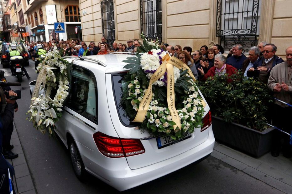 Milhares de pessoas choram a morte de Gabriel Cruz