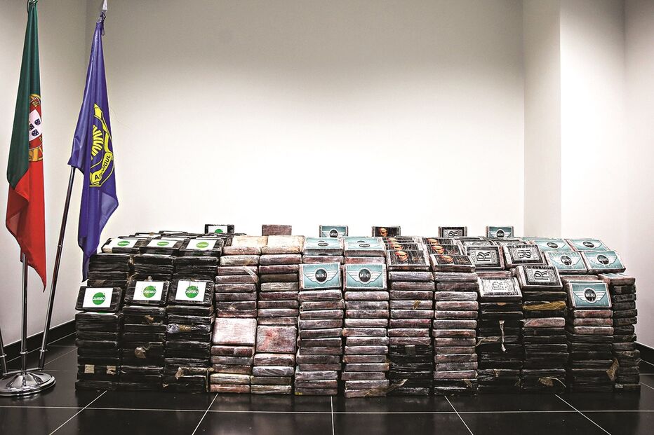 Droga apreendida tinha a marca dos cartéis, com ‘logos’ de carros e do filme ‘O Padrinho’ 