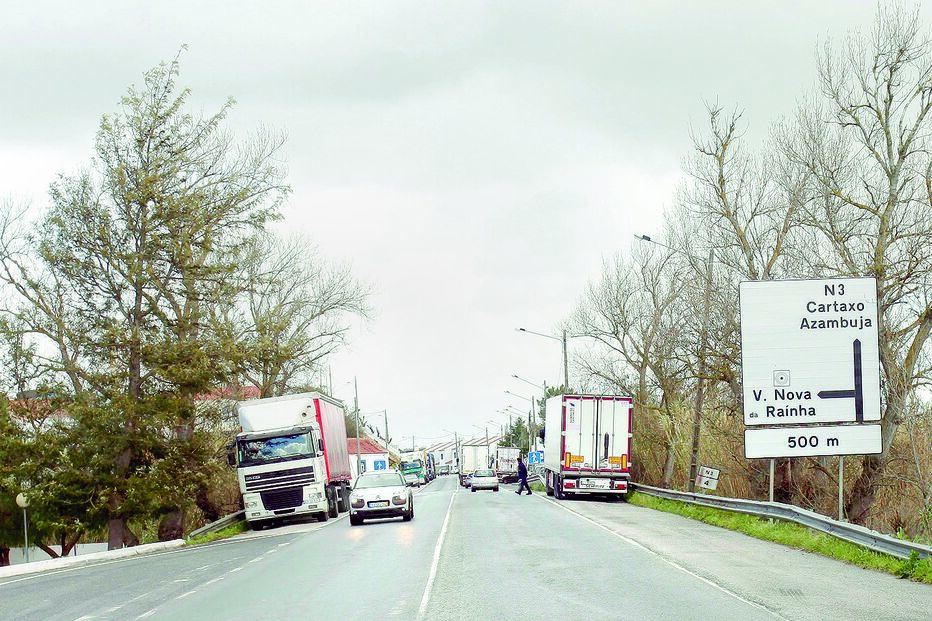 Governo ainda não deu ‘fumo branco’ às obras de reabilitação da Estrada Nacional 3, no Carregado   