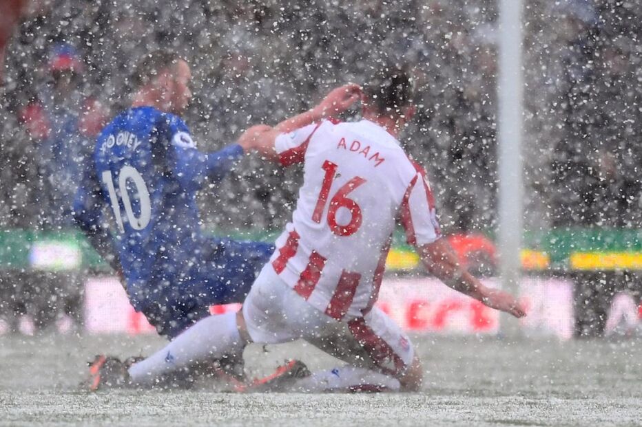Equipas britânicas jogam na neve