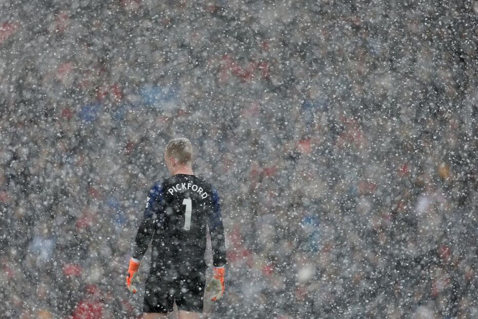Equipas britânicas jogam na neve