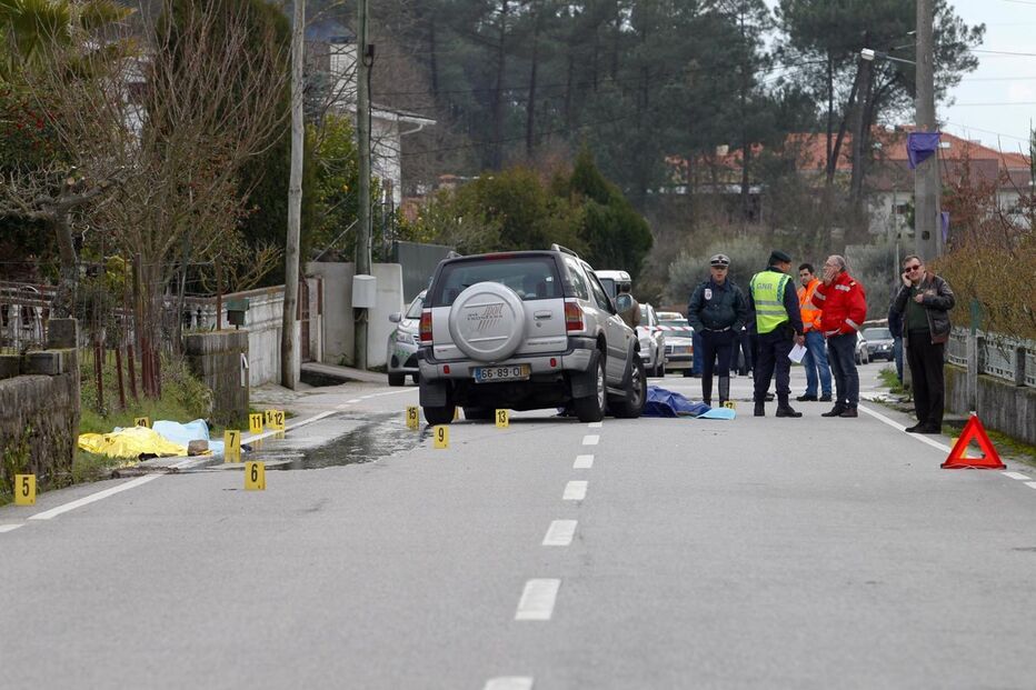 Vizinhas caminhavam na berma da estrada de acesso ao aeródromo municipal quando foram atingidas mortalmente pelo jipe 