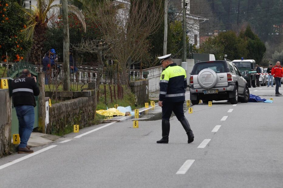Vizinhas caminhavam na berma da estrada de acesso ao aeródromo municipal quando foram atingidas mortalmente pelo jipe 