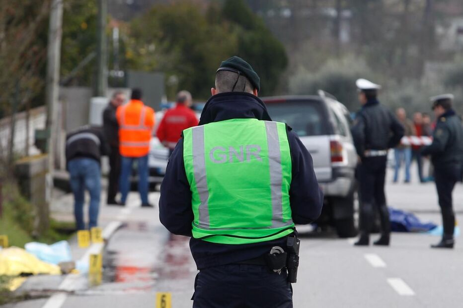 Vizinhas caminhavam na berma da estrada de acesso ao aeródromo municipal quando foram atingidas mortalmente pelo jipe 