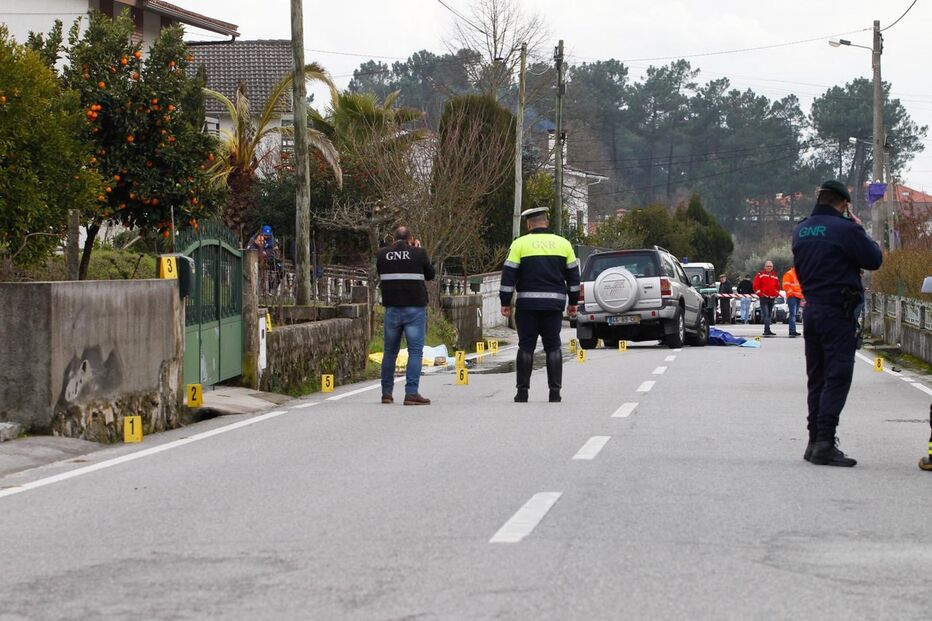 Vizinhas caminhavam na berma da estrada de acesso ao aeródromo municipal quando foram atingidas mortalmente pelo jipe 