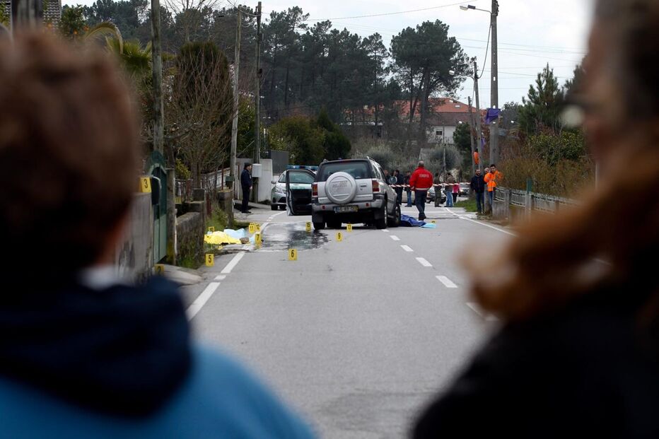Vizinhas caminhavam na berma da estrada de acesso ao aeródromo municipal quando foram atingidas mortalmente pelo jipe 