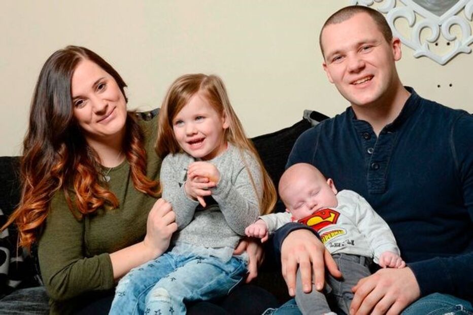 Mulher que levou cinco facadas na barriga quando estava grávida tem o segundo filho