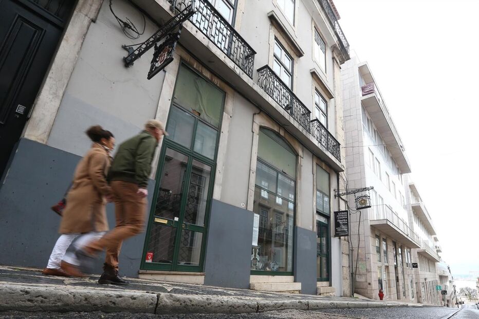 Trindade fecha portas na rua do Alecrim