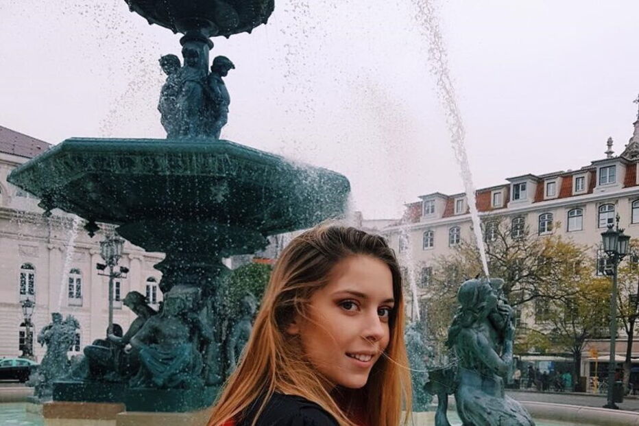 Sara Carreira, de 18 anos, assume pela primeira vez publicamente um namorado