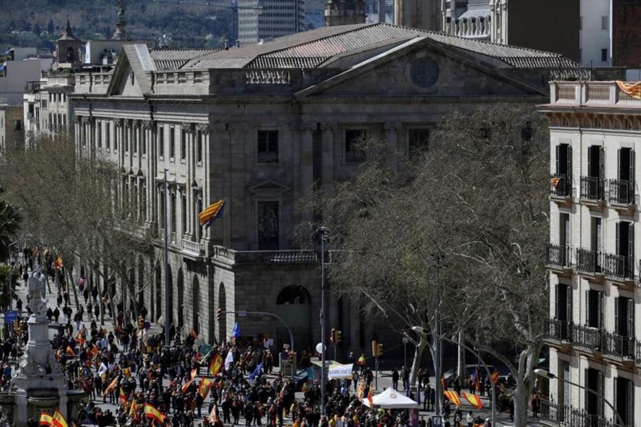 Protesto foi convocado por movimentos constitucionalistas