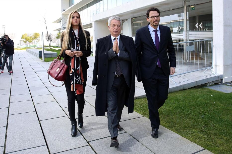 António Figueiredo (ao centro), antigo presidente do Instituto dos Registos e Notariado, é o principal arguido do processo Vistos Gold 