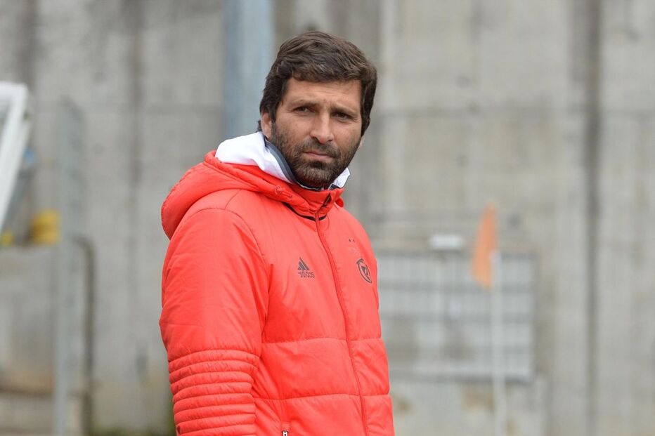 Treinador de futebol de formação: João Tralhão