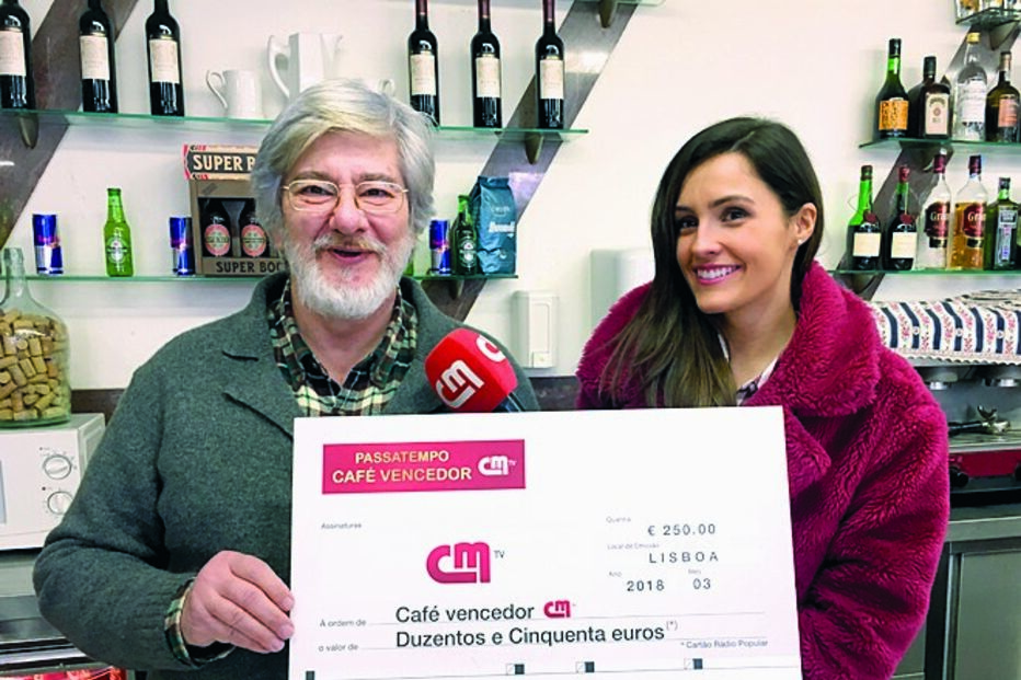Rito é proprietário do café Bom Dia e ganhou um cheque no valor de 250 €   