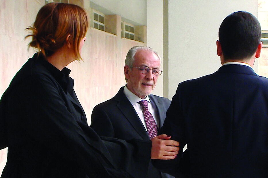 Fernando Reis, ex-presidente da Câmara de Barcelos, começou ontem a ser julgado no Tribunal de Braga