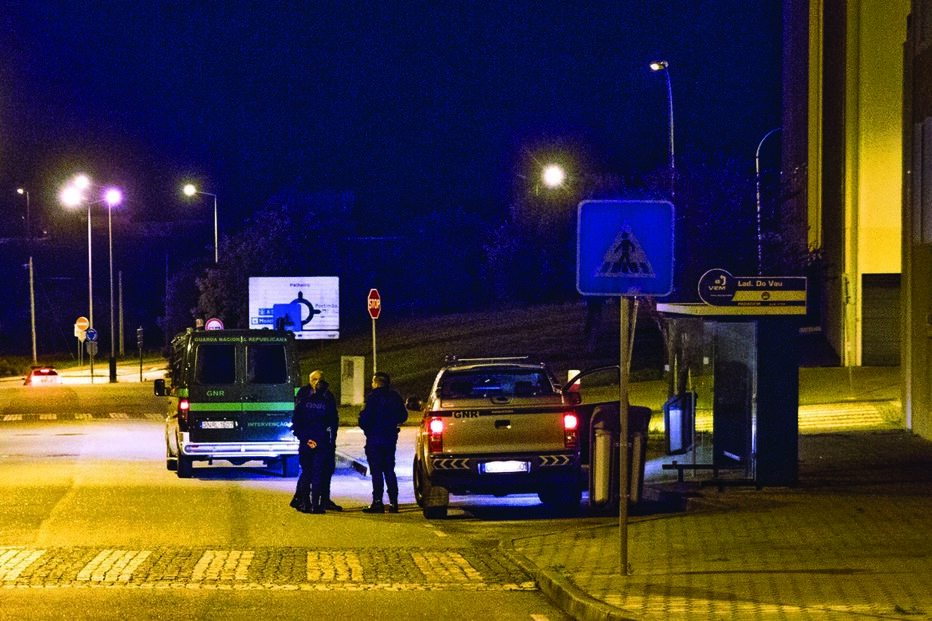 Militares da GNR intercetaram e identificaram os três indivíduos suspeitos    