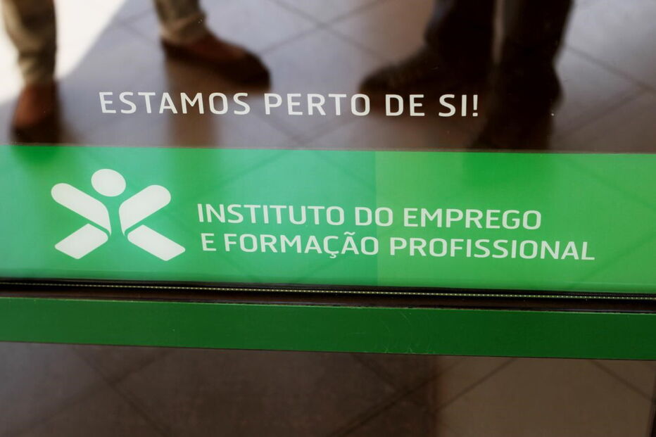 27-02-2013_19_09_54 iefp emprego desemprego mb.jpg