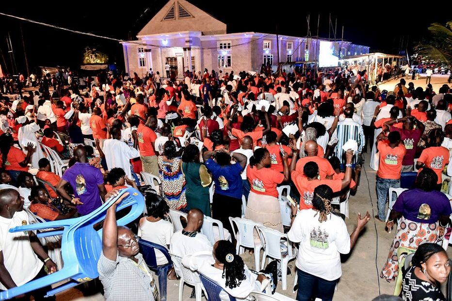 Shepherd Bushiri, pastor, padre, profeta