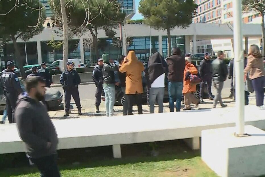 Confrontos entre adeptos do Benfica e Sporting no Campus de Justiça