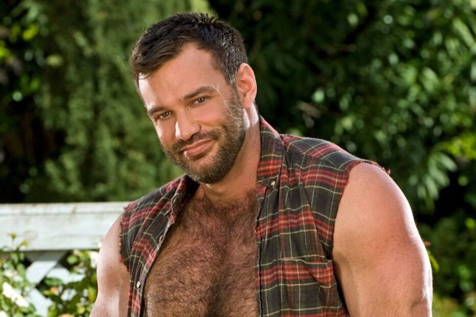 Scott Sherwood juntava a carreira de professor de matemática com a de ator porno. Nos filmes é Aaron Cage