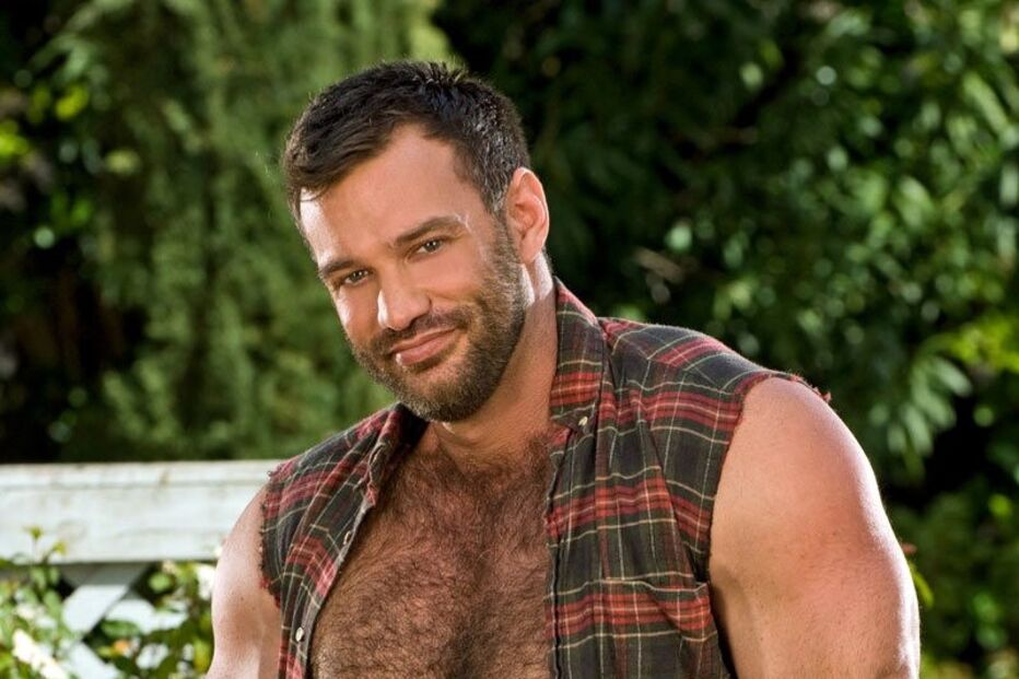 Scott Sherwood juntava a carreira de professor de matemática com a de ator porno. Nos filmes é Aaron Cage