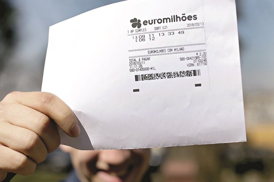 Burlão exibe fotocópia de falso boletim vencedor do prémio de 61 milhões  
