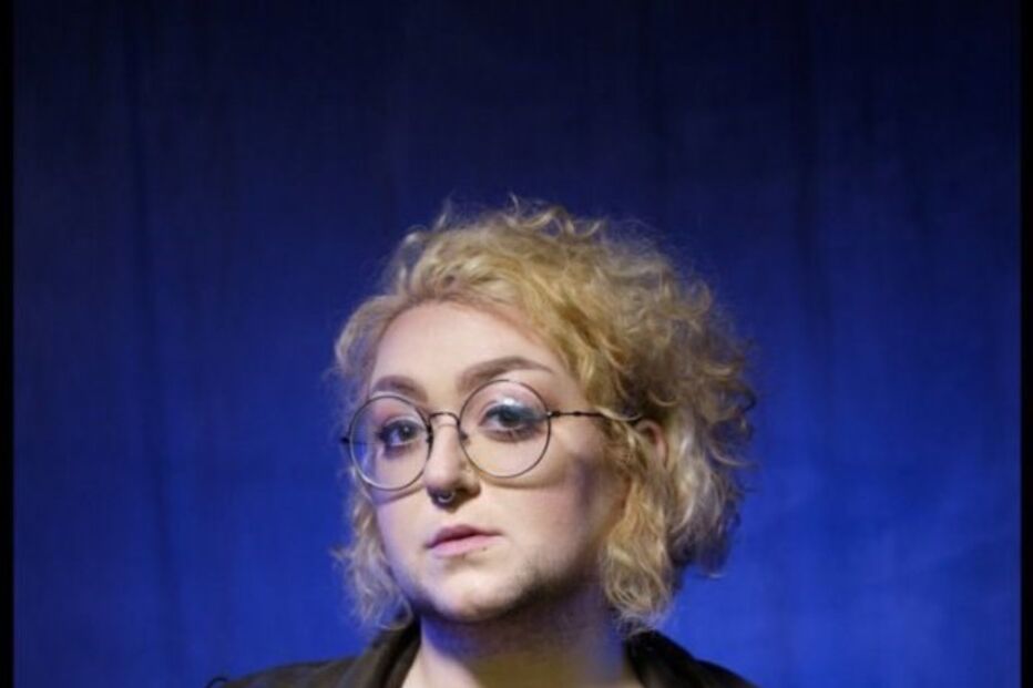 Olivia Qualls, modelo, barba