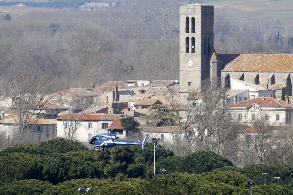Dispara e faz reféns em supermercado no Sul de França