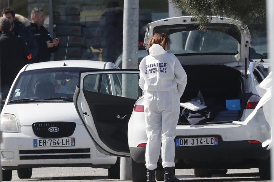 Dispara e faz reféns em supermercado no Sul de França