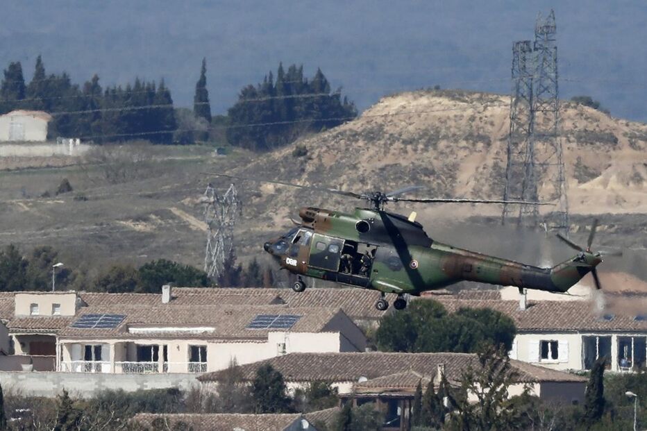 Dispara e faz reféns em supermercado no Sul de França