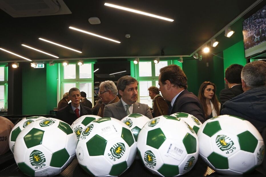 Bruno de Carvalho inaugura loja no dia em que completa cinco anos de mandato