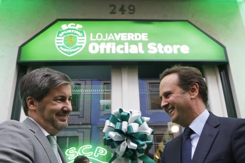 Bruno de Carvalho inaugura loja no dia em que completa cinco anos de mandato
