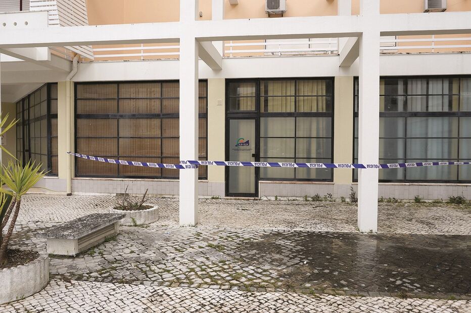 As instalações da ADIRN foram vedadas pela PSP de Tomar, até estarem concluídas as diligências de investigação
